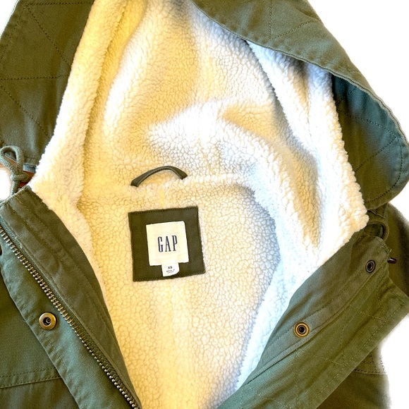 Gap army green double zip hooded fur lined coat - Picture 4 of 4